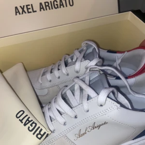 Arigato sneakers - Så fina oanvända arigatosneakers🌸🌸