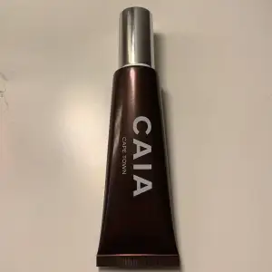 Säljer Caia liquid bronzer i färgen cape town på grund av att det är fel färg för mig. Testat den 1-2 gånger där av i nyskick. Nypris 295kr