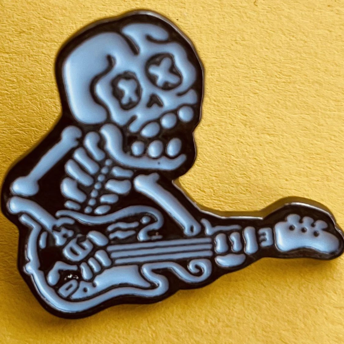 Crazy musician pin - 91