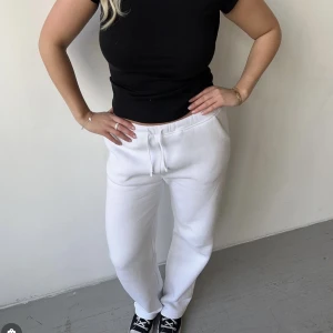 LXA mjukisbyxor  - Säljer dessa fina mjukisbyxor från LXA. Knappt använda därav inga defekter. Säljer pga förstora:( 