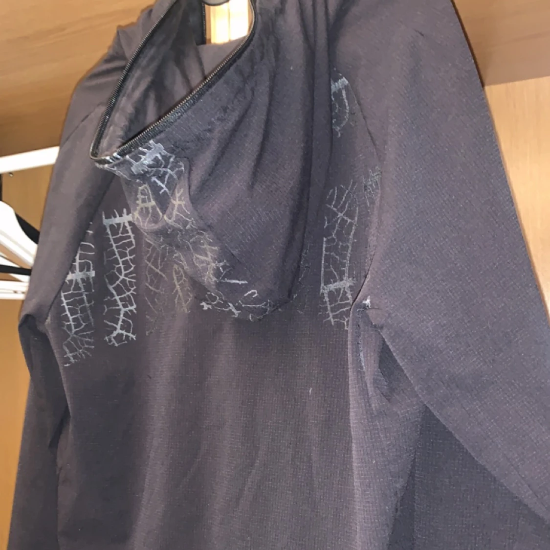 Hugo boss vindjacka  - 90