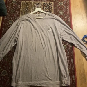Långärmad Stone Island tröja. - Långärmad Stone Island tröja köpt på Nitty Gritty. 