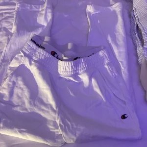 Mjukisbyxor  - Använda ett fåtal gånger, men skicket är som nytt