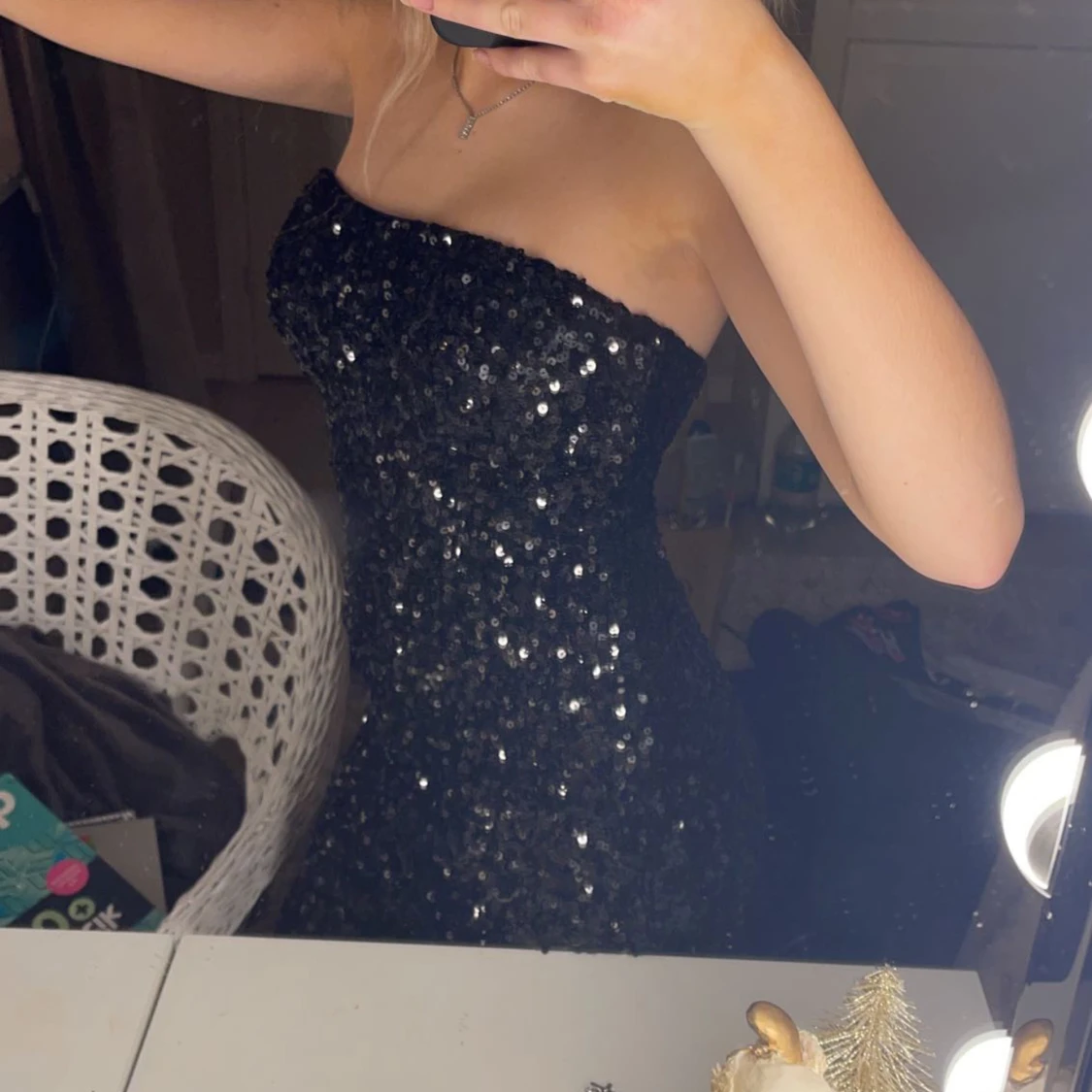 Nelly glitterklänning  - 90