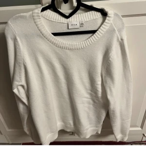 Stickad tröja  - Vit stickad vila tröja helt oanvänd ❤️