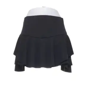 (Sista bilden inte samma kjol- men likande) Köpt på sellpy, aldrig använd. Frakt går att ordna men ingår ej i i priset. Midjemått:72cm (ganska elastisk, inte jätte) 