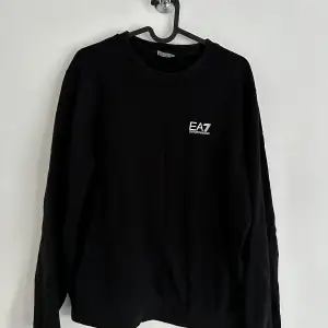 EA7 sweatshirt  Storlek: M