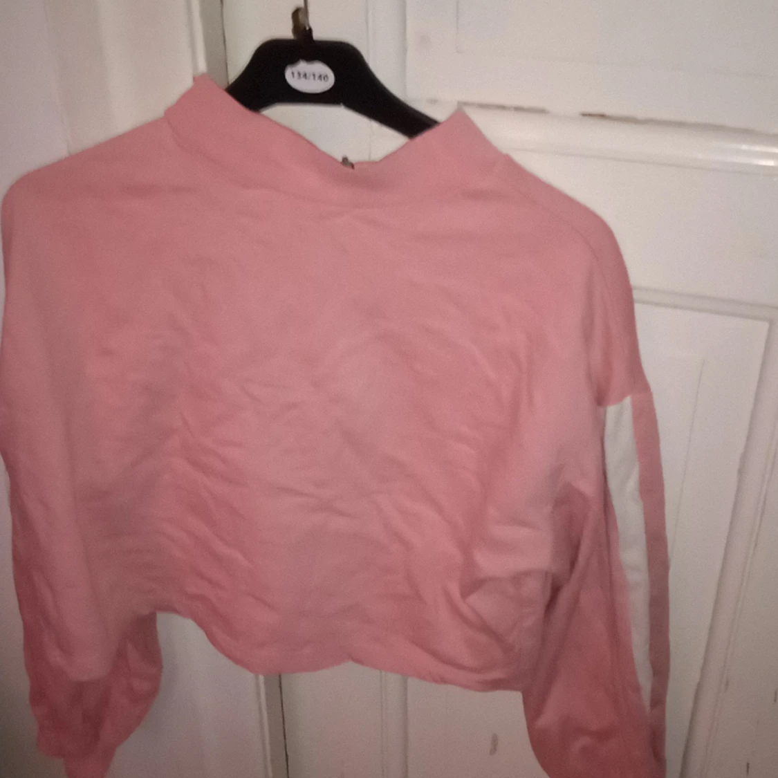 En skön tröja med ett par byxor😀 - 90