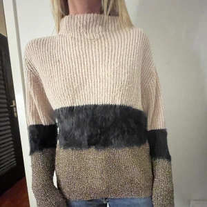 Stickad tröja - Cool stickad tröja från Lindex! Storlek M🫶🏼