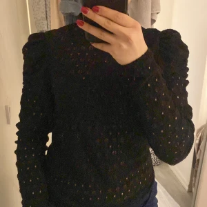 Tröja från pieces - Fin tröja från pieces. Säljer för 50kr