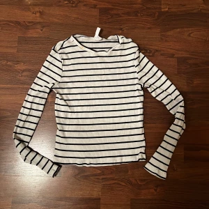 Fin tröja - Supersöt tröja i storlek M