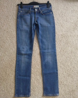 Levis 571  - Fri frakt Storlek 27x32