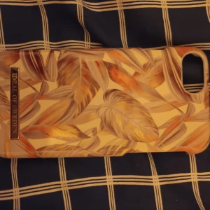 Ett mobilskal frål ideal of sweden - Ett mobil skal från ideal of sweden. Vi kommer fram till ett rimligt pris tillsammans🥰 skriv om du är intresserad☺️