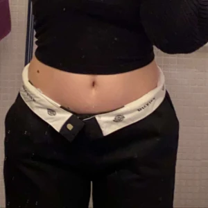 dickies  - säljer dessa dickies som tyvärr inte passar min stil riktigt längre. skriv för vidare frågor eller bilder. köpare står för frakt!💌