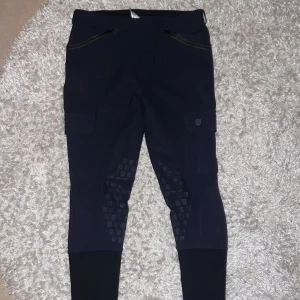 Maya Delorez Breeches - Petra Cargo Breeches från MD, knappt använda då dom är fel storlek för mig. Nypris 1 699kr