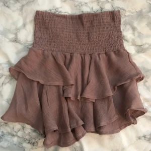 Shein kjol - En gullig volangkjol från shein köpt här på plick, i gott skick💕