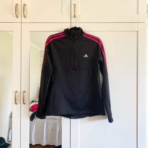 Adidas tröja 💗 jättemjuk inuti & härlig!  TRYCK EJ KÖP NU⚠️