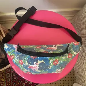 fanny pack with sommer pattern