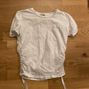 säljer denna tröja från zara då den aldrig kommit till användning i storlek s. nypris: 200 säljer för: 60kr köpare står för frakt 📦