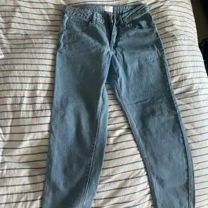 Blåa asos jeans lose fit 