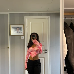 Rosa tröja  -  . Jag har den i storlek XS och har aldrig använt den 