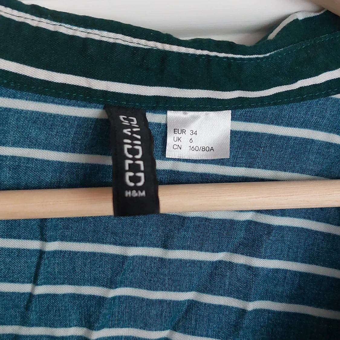 Söt blus från H&M - strl 34 - 90