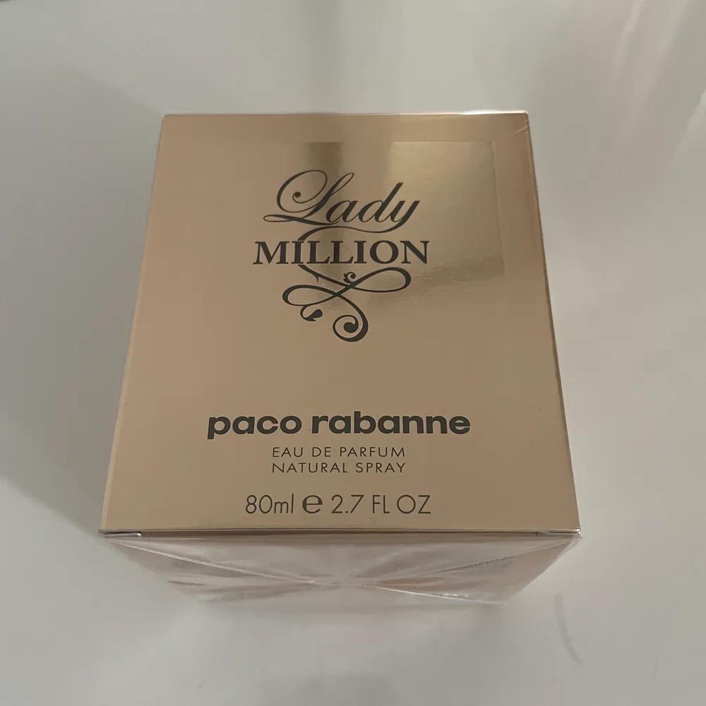 Lady Million Paco Rabanne parfym i 80ml. Helt ny oöppnad förpackning då jag beställde fel. Kan fraktas eller mötas upp i Kristinehamn/Karlstad . Övrigt.