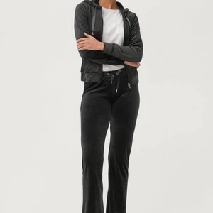 Gina byxor - Påminner om juicy byxor, super fina. Är en s men köpt xs för att de ska sitta tajtare❤️