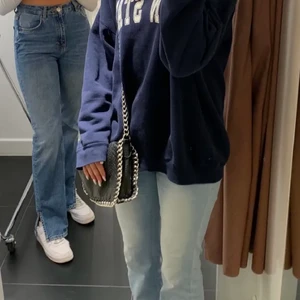 Tiamo väska - (Lånade bilder) Säljer denna fina tiamo väska💕 jätte bra skick och säljer då jag ej går den till användning längre. 