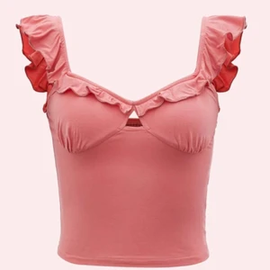 Topp! - En fin topp i bra skick, andvänd 2 ggr och har jätteskönt material🤍säljer eftersom att jag tycker att den tar för mycket plats i min garderob! Pris kan diskuteras! 