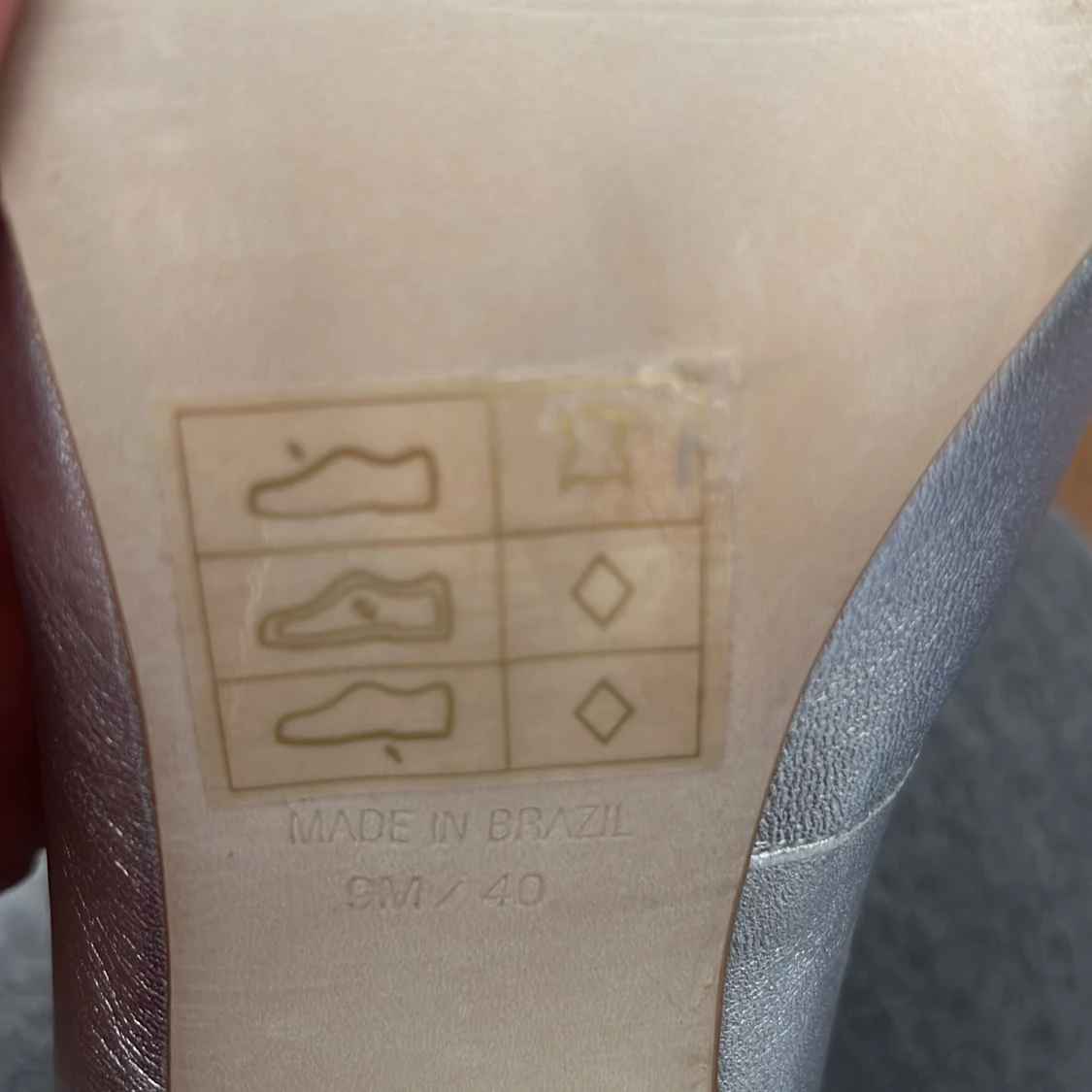 Silverfärgad klackskor stl. 40 - 91