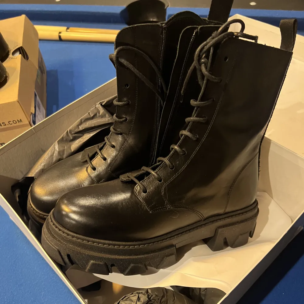 Aldrig använda fina boots från Vamsko. Äkta läder och bra kvalitet  ordinarie pris är 2500kr. . Skor.