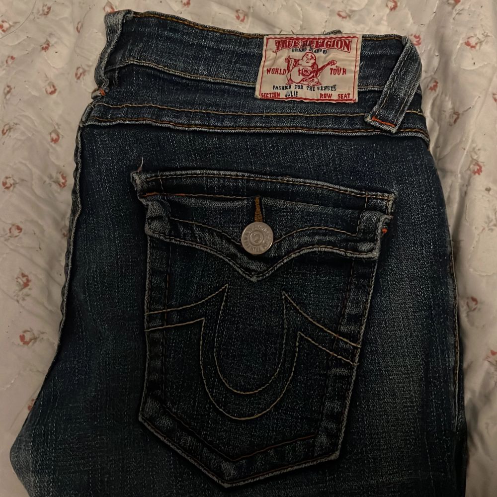 true religion jeans i storlek 29! Lågmidjade och 38,5cm tvärsöver. Jeans & Byxor.