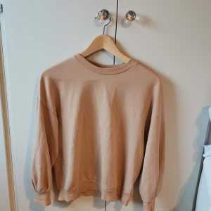 Beige tröja - Jätte fin tröja, använt få gånger.