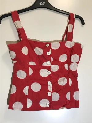 Söt topp - Jättesöt topp som aldrig kommit till använding då den inte är min stil.