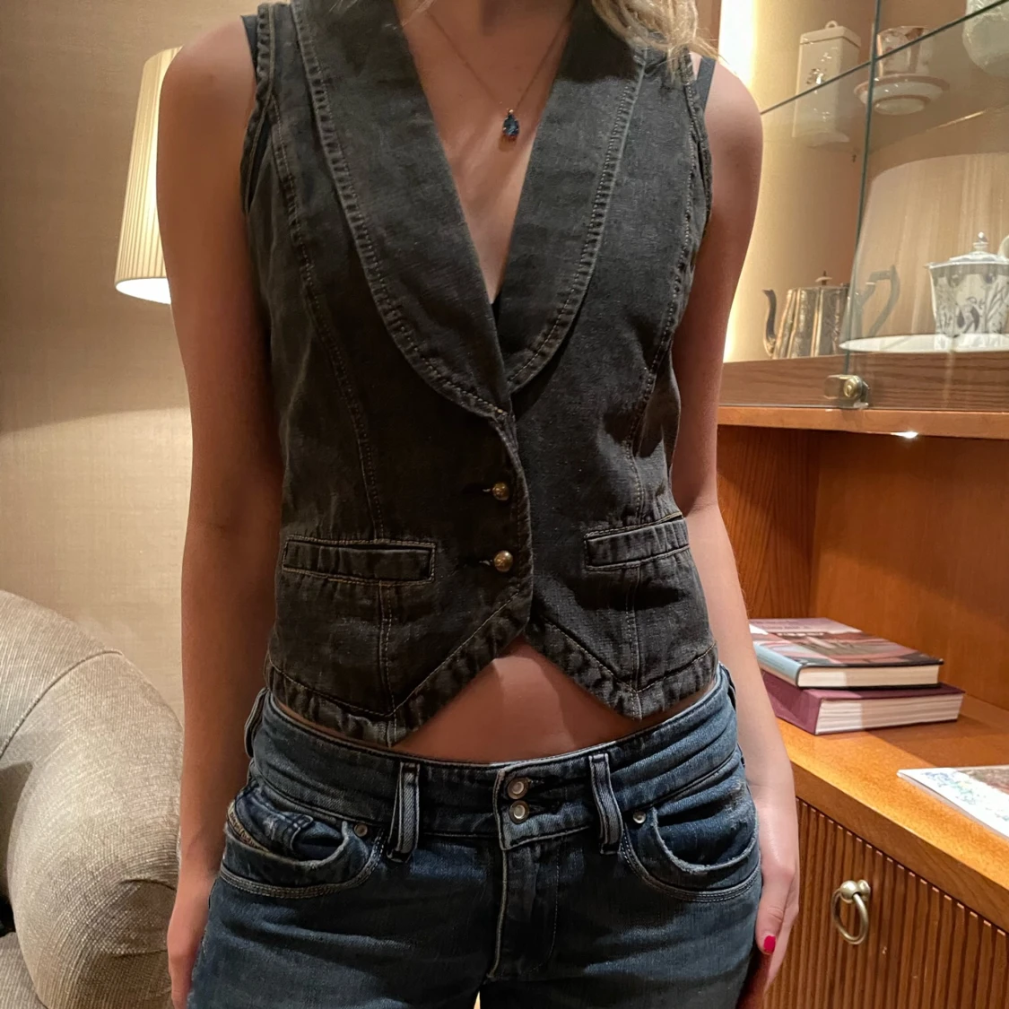 Grå jeansväst