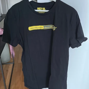 Post malone T-shirt  - Liten i storleken, aldrig använd. Köpt på Zalando 
