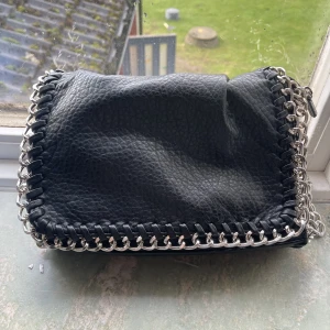 Tiamoväska - Tiamoväska