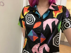 eleven stranger things kläder - ⚠️tryck inte köp nu!!⚠️storlek L men passar bra på mig som har S!! 💌frakt: spårbart 54kr - icke spårbart 45kr