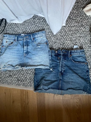 jeans kjol - säljer dessa fina jeans kjolar från zara, säljer då dem är försmå för mig. Kjolarna kostar 150 kr styck, vill du köpa båda två blir det 300kr. Båda kjolarna är i storleken XS. Kjolarna är i nyskick💕 