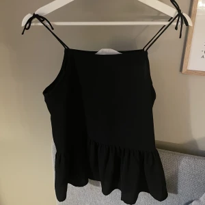 Volang linne - Fint volang linne från hm❤️linnet är i bra skick. Hör av er vid fler frågor eller bilder
