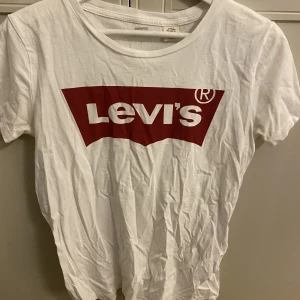 Levis t-shirt - Helt vanlig Levis t-shirts i storleken s säljer för används ej längre