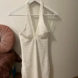 Super söt klänning från H&M som är helt oanvänd