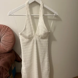 Klänning  - Super söt klänning från H&M som är helt oanvänd