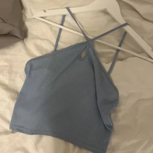 Blått linne - Säljer detta super gulliga blåa linnet från monki