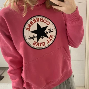 Converse hoodie - Hoodie från Converse i fint skick🌺