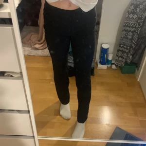 Lågmidjade kostymbyxor - Lågmidjade kostym byxor från lindex