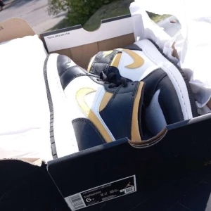 Jordan 1 white pollen - Säljer mina Jordan 1,s då jag inte har någon användning för dem