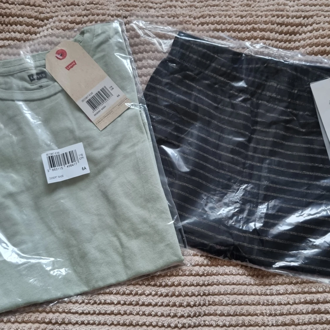 Levi's tshirt + mumin leggings strl. 116