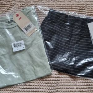 Levi's tshirt + mumin leggings strl. 116 - Nya legging och tshirt Från djur och rökfritt hem 